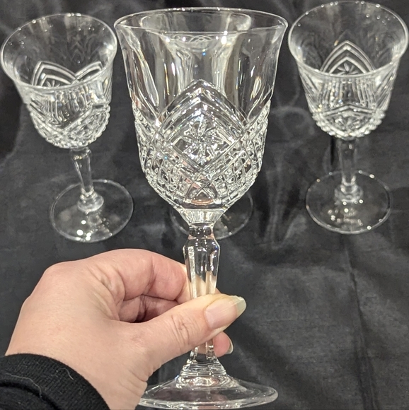 Crystal Wine Glasses Set of 4 Masquerade by Cristal D'Arques-Durand 6 oz - Picture 3 of 7